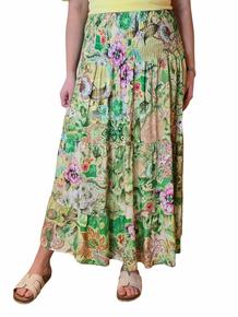 VISCOSE SKJØRT I LEKKERT PRINT MED BRED STRIKK OG SUPER PASSFORM. KAN OGSÅ BRUKES SOM KJOLE. LIMEGRØNN