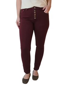 HØSTNYTT!! BORDEUX JEANS I PLACE DU JOUR MED SÅ FINE KNAPPER. GOD STRETCH OG PASSFORM. BORDEUX