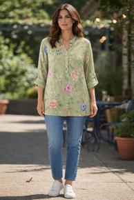 VÅR BESTSELGER BOMULLSTOPP MED KNAPPESTOLPE OG GOD PASSFORM. KAKIGRØNN