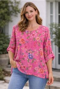 POPULÆR TOPP MED RUND HALS OG SPLITT I SIDENE I 100% BOMULL. CERISE