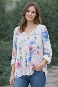 LETT BOMULLSTOPP MED PYNTEKNAPP I HALSEN.  HVIT